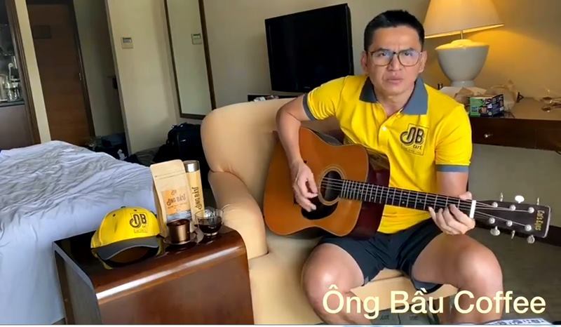 Kiatisuk đàn hát bằng tiếng Việt chờ ngày dẫn dắt HAGL