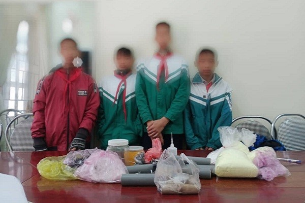 Bốn học sinh ở Hà Tĩnh tự chế pháo nổ
