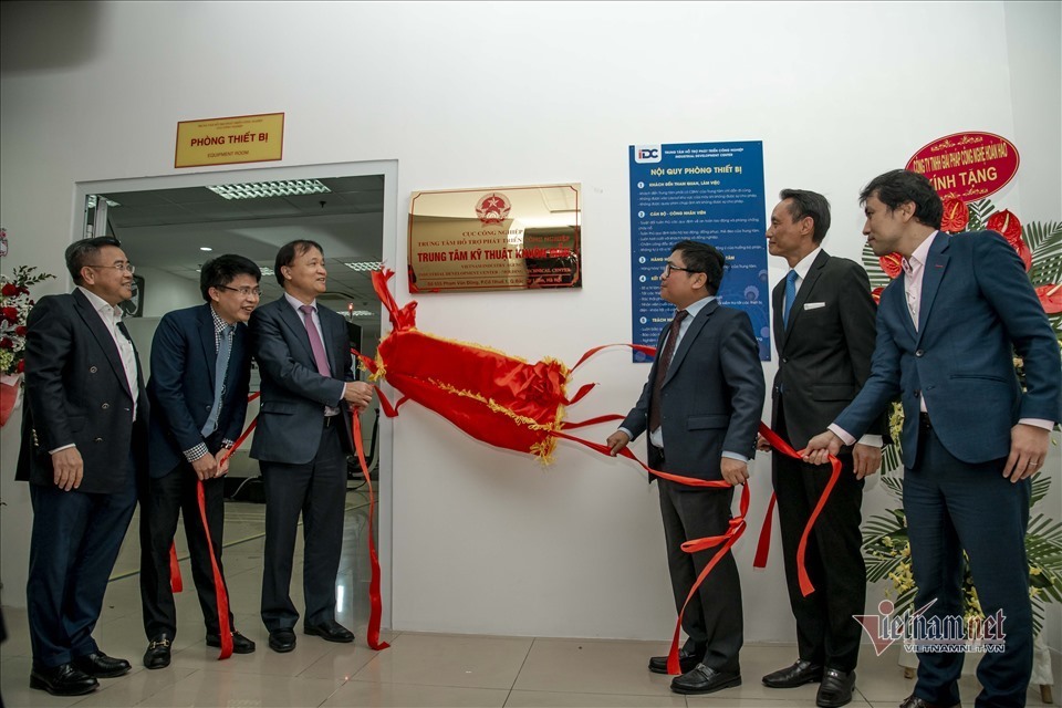 Ra mắt Trung tâm Kỹ thuật khuôn mẫu