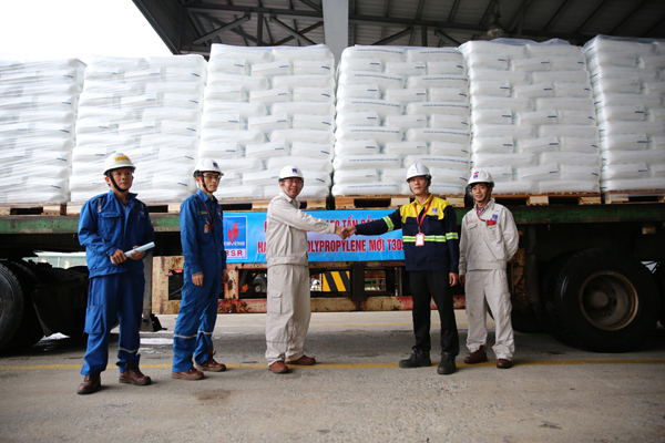 Lọc hóa dầu Bình Sơn sản xuất hạt nhựa mới T3050