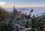 Fansipan peak covered in frost as temperature plunges to zero