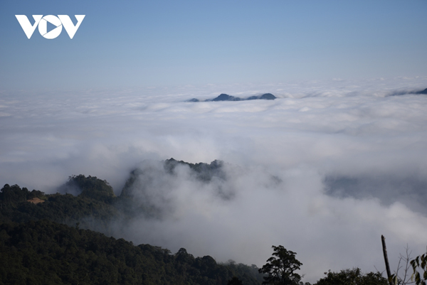 Conquering Chieu Lau Thi peak in Ha Giang