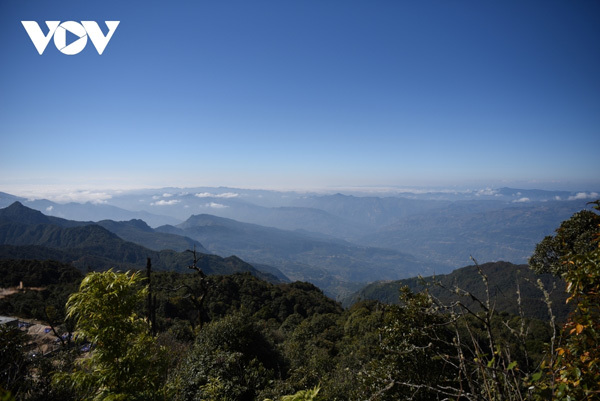 Conquering Chieu Lau Thi peak in Ha Giang