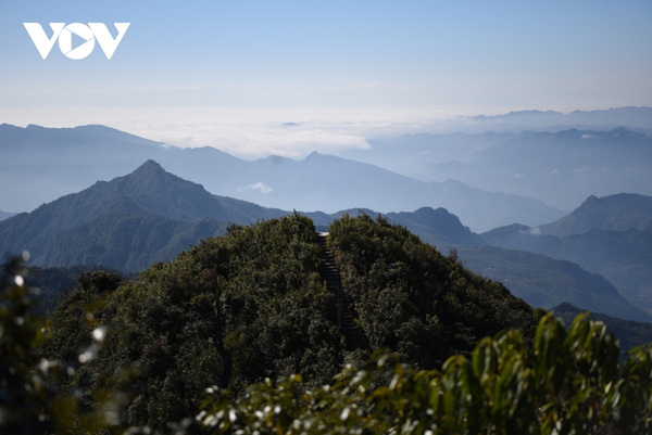 Conquering Chieu Lau Thi peak in Ha Giang