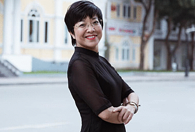 Nhan sắc trẻ trung của MC Thảo Vân ở tuổi 50