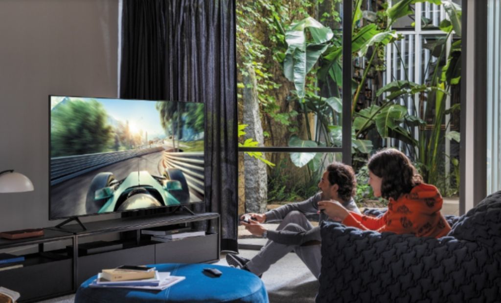 Chơi game tại nhà với màn hình Odyssey G9 và TV Samsung QLED 8K