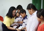 Scholarships granted to children of policy beneficiary families in Dong Thap