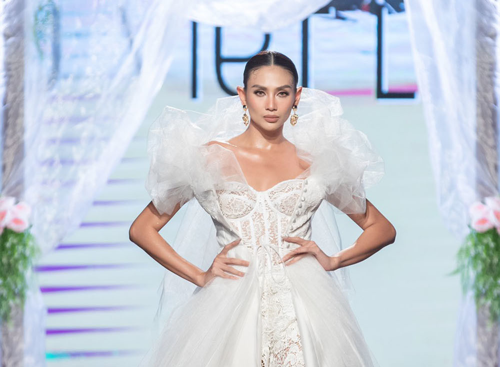 Vedette thời trang 2020: Siêu mẫu Võ Hoàng Yến giật trọn spotlight