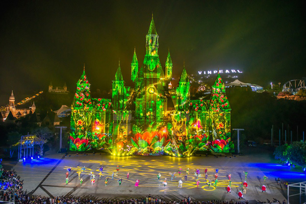 Vui đón hội hoa, say tiệc Countdown tại Châu Âu thu nhỏ ở Nha Trang