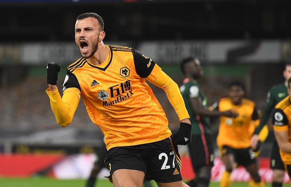 Tottenham đánh rơi chiến thắng ở phút chót