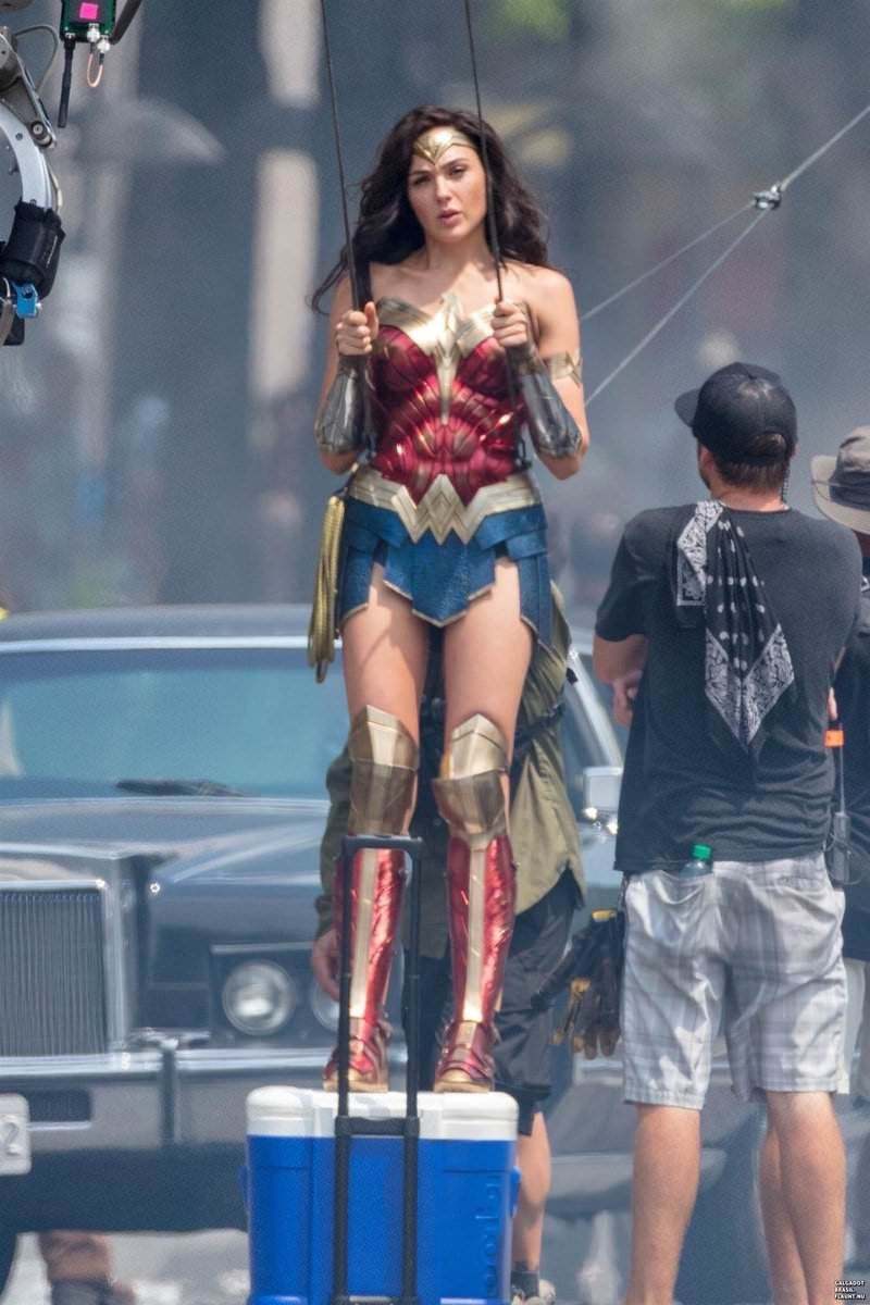 Gal Gadot chấn thương cột sống vì đóng vai Wonder Woman