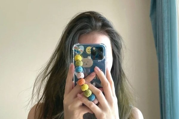 Nữ sinh 18 tuổi bán trứng lấy tiền mua iPhone 12 Pro và sự thật tàn khốc phía sau 