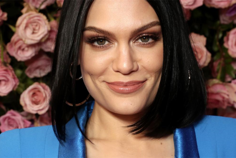 Jessie J bị rối loạn thính lực, tạm thời mất khả năng nghe