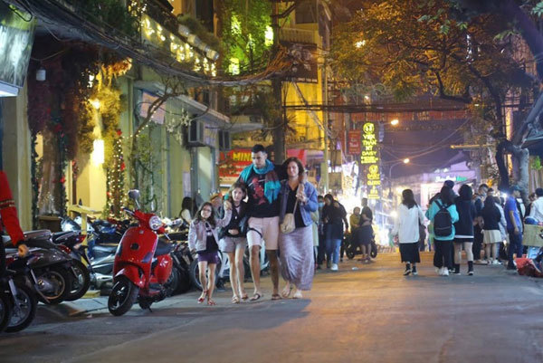 Pedestrian streets expanded around Hoan Kiem Lake