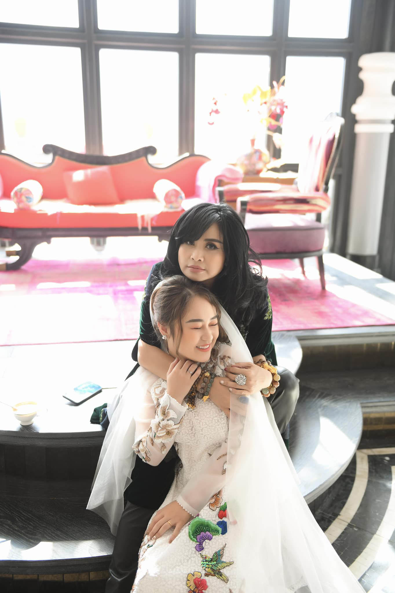 Hậu trường ảnh cưới của con gái Thanh Lam
