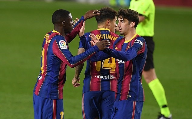 Không Messi, Dembele đưa Barca trở về từ cõi chết
