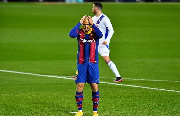 Không Messi, Dembele đưa Barca trở về từ cõi chết