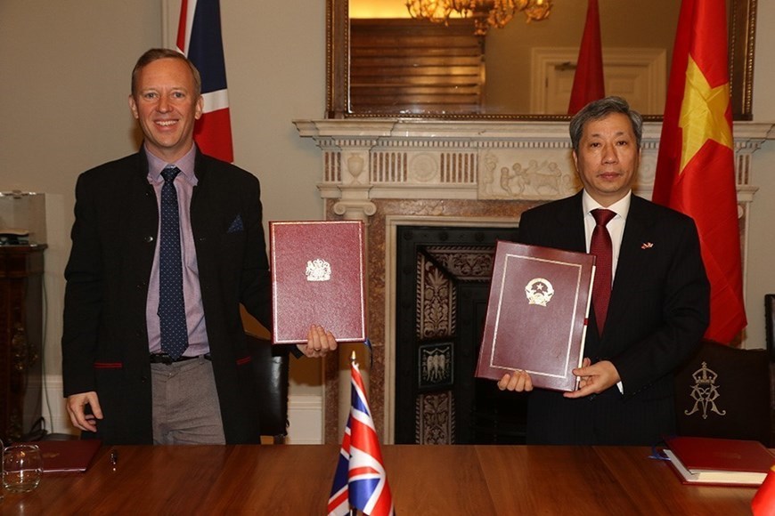 Vietnam, UK sign FTA