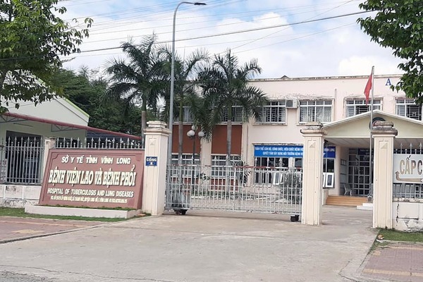 Mẹ của bệnh nhân 1440: 'Con về mặt tái nhợt, không dám vào nhà'