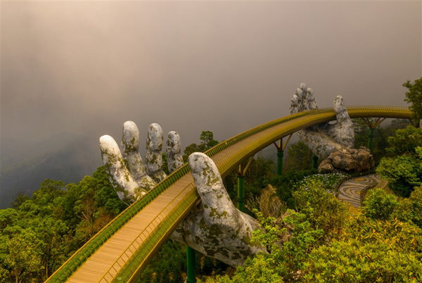 Cầu Vàng Đà Nẵng - cây cầu du lịch biểu tượng hàng đầu thế giới