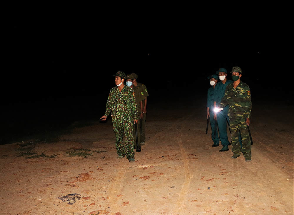 Bộ đội biên phòng kiểm soát chặt biên giới Tây Nam, ngăn vượt biên trái phép  - VietNamNet