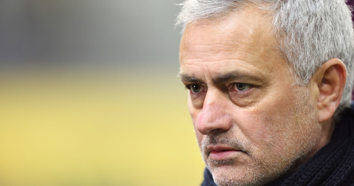 Mourinho và Tottenham tức giận BTC Ngoại hạng Anh vì Covid