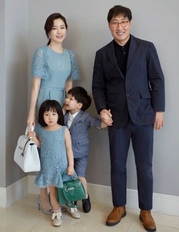 Ảnh hiếm của 'báu vật Hàn Quốc' Lee Young Ae và chồng quyền lực hơn 20 tuổi