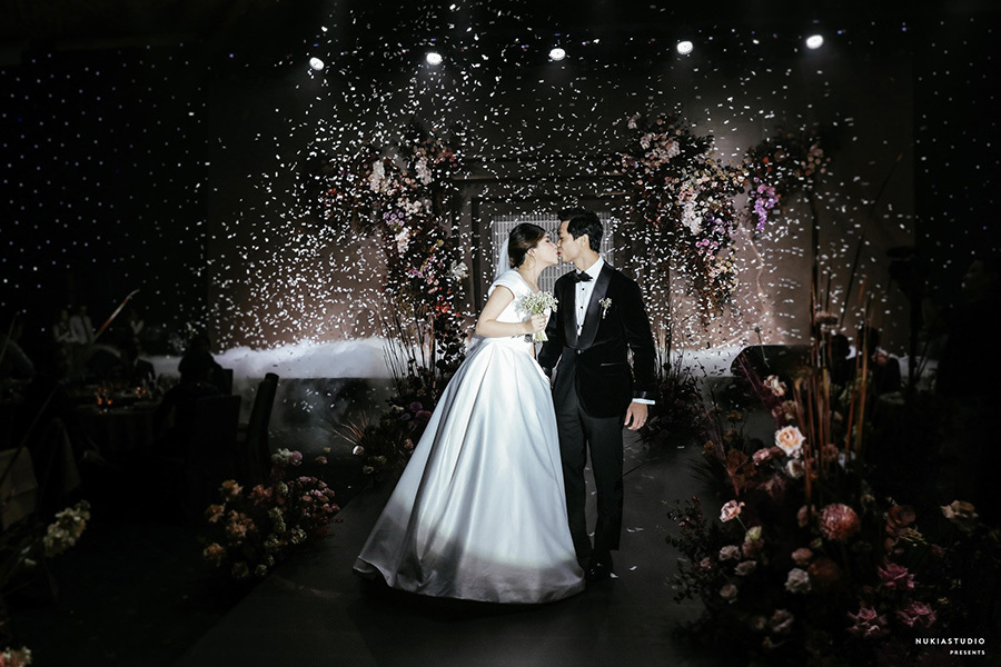 Công Phượng - Viên Minh tung ảnh cưới trong ngày đầu năm