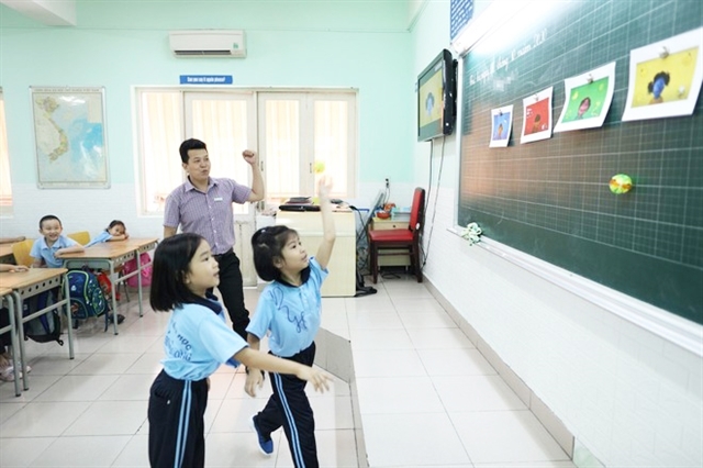 HCM City faces shortage of English teachers in primary schools