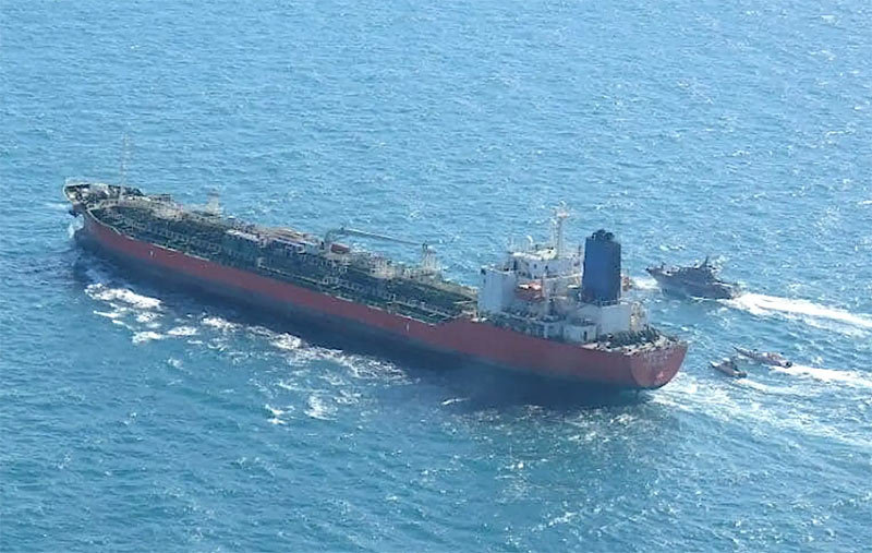 Seoul điều binh tới Eo Hormuz, Mỹ đòi Iran thả ngay tàu Hàn có người Việt