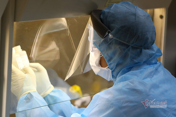 Viện Pasteur lý giải vì sao người đàn ông TP.HCM dương tính rồi âm tính