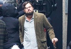 Leonardo DiCaprio lôi thôi, râu ria xồm xoàm trên phim trường mới