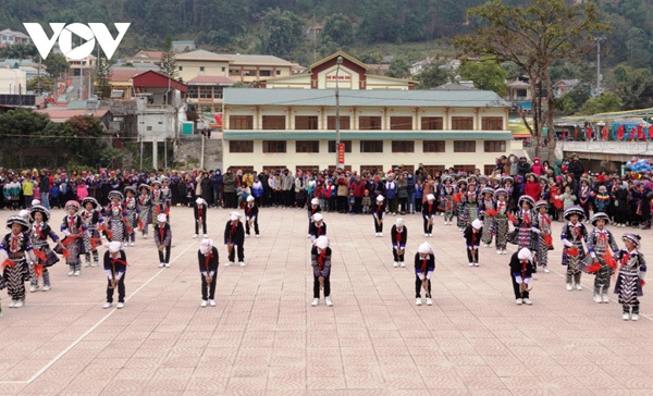 Mu Cang Chai hosts first Banh Day pounding festival