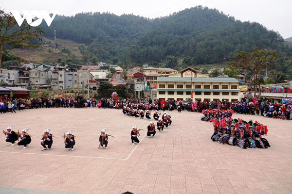 Mu Cang Chai hosts first Banh Day pounding festival