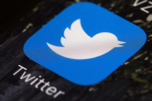 Twitter khóa tài khoản của ông Trump