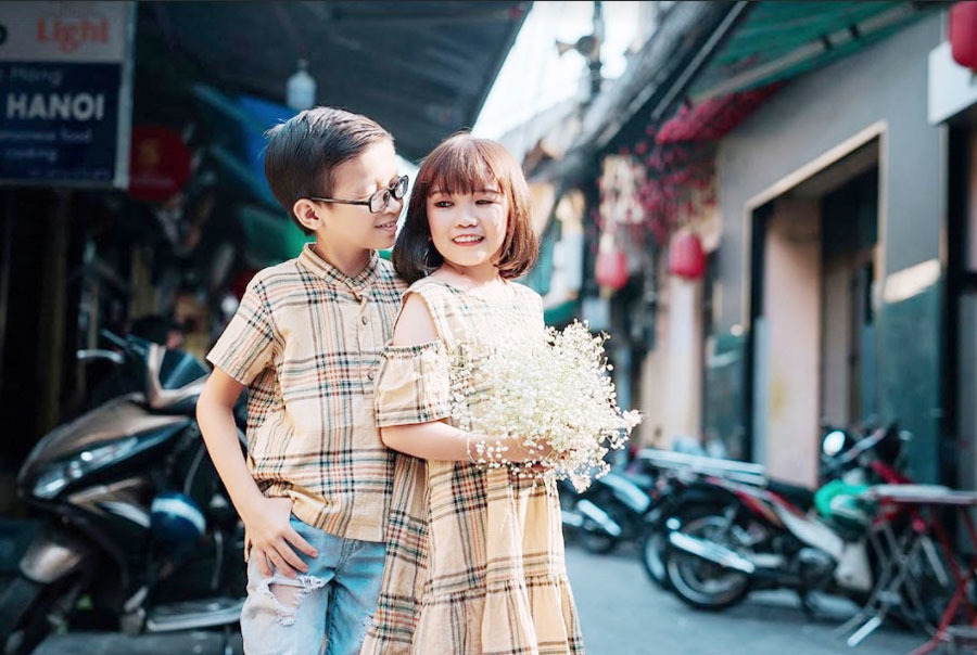 Cưới hơn một năm, cuộc sống của vợ chồng ‘tí hon’ giờ ra sao?