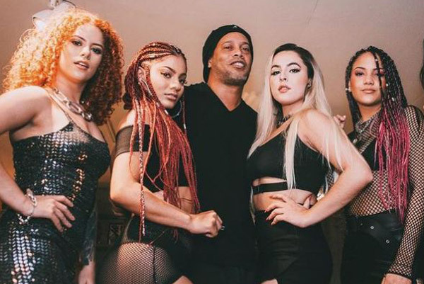 Ronaldinho: Ánh hào quang sau chuỗi ngày đen tối