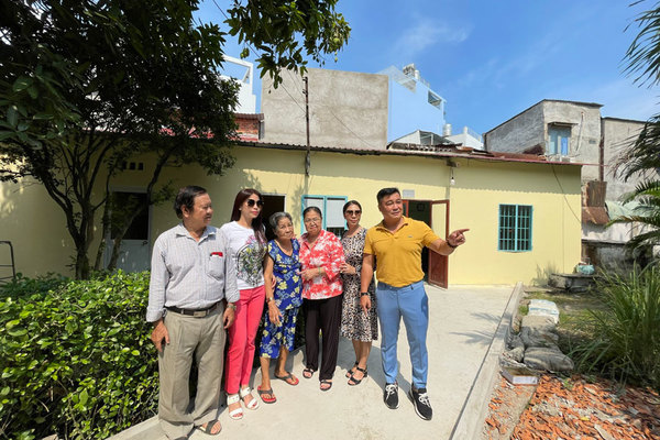 Gia đình Lý Hùng tặng 500 triệu sửa Viện dưỡng lão nghệ sĩ