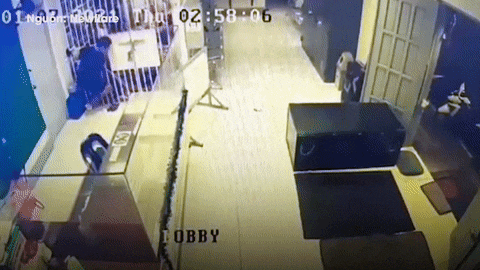 Clip tù nhân vượt ngục như trong phim nóng nhất mạng xã hội