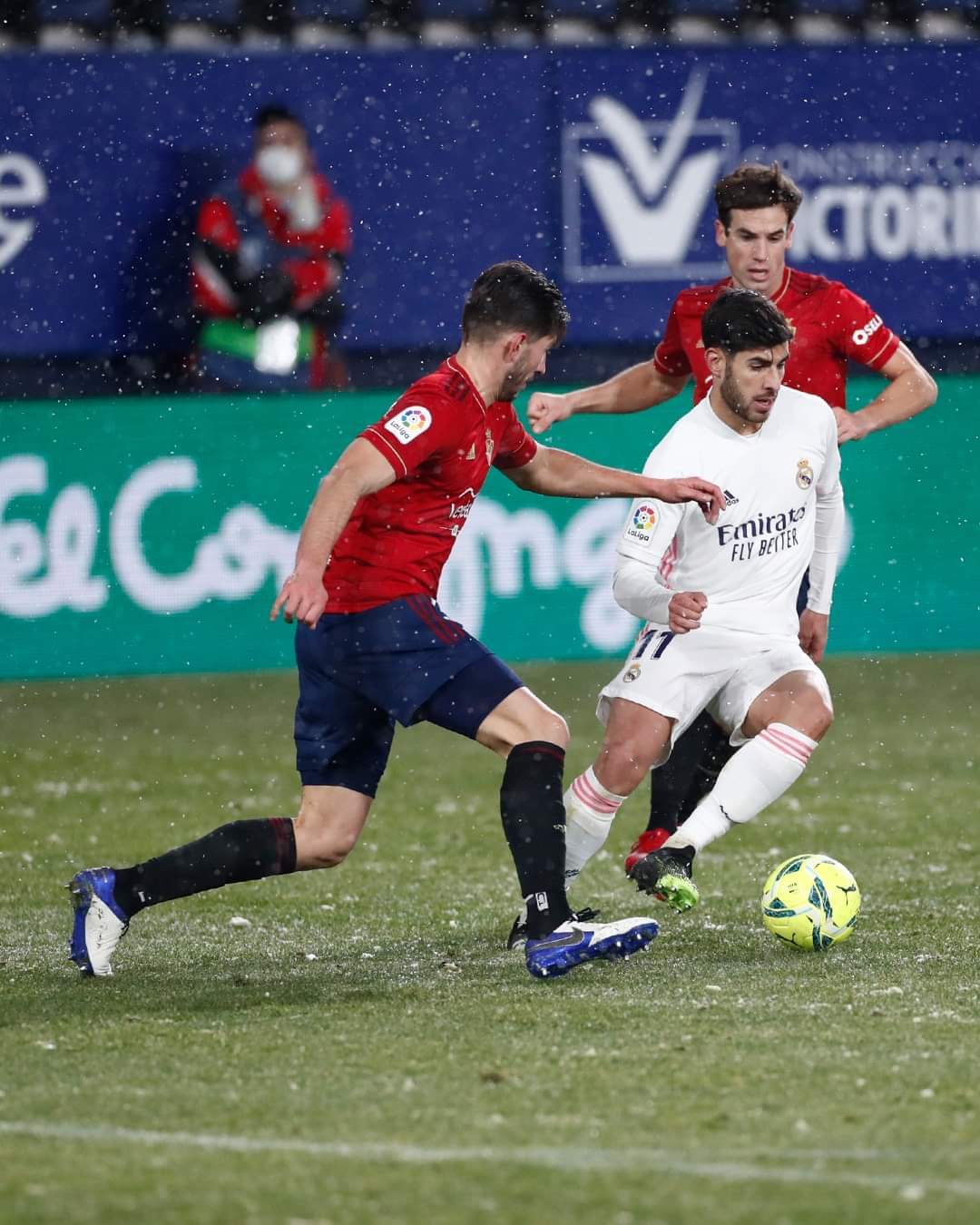 Real Madrid bị cầm chân vì... ông trời