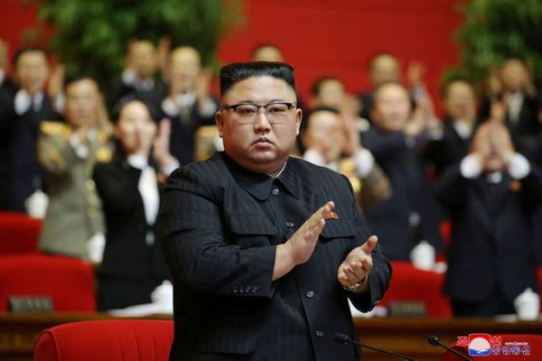 Kim Jong Un đắc cử chức Tổng bí thư, Triều Tiên duyệt binh ban đêm