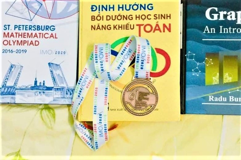 Món quà đặc biệt cho người thầy của các huy chương Toán quốc tế