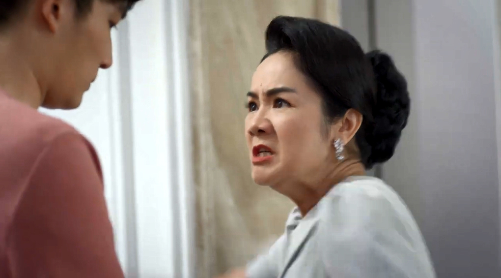 'Hướng dương ngược nắng' tập 14, Trí nhận cái tát trời giáng từ bà Cúc