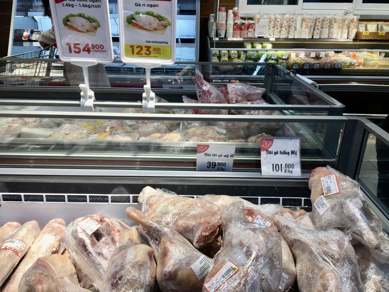 Thịt gà nhập khẩu siêu rẻ lấn át thịt gà trong nước