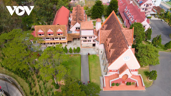 Visiting old pink Catholic Church in Da Lat