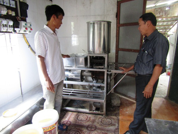 Một ông nông dân tỉnh Quảng Trị sáng chế ra máy làm bún, phở tự động, nhiều người mua, mang ra cả nước ngoài