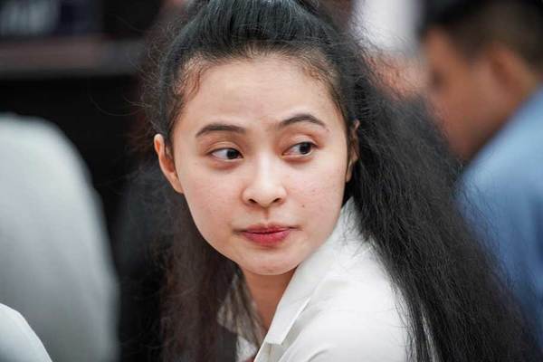 Hoãn phiên xử hot girl Ngọc Miu và Văn Kính Dương vì đồng phạm bị ốm