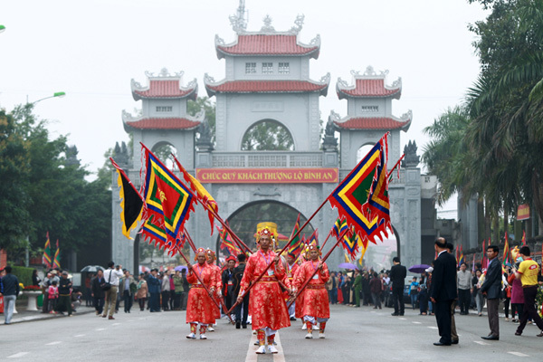 Exploring Hai Ba Trung Temple in Hanoi’s outskirt