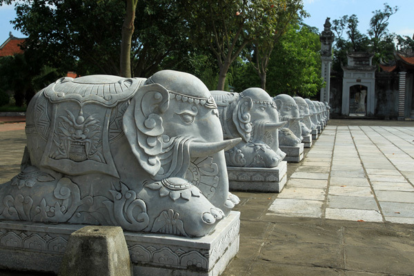 Exploring Hai Ba Trung Temple in Hanoi’s outskirt