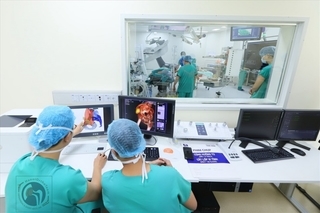 Doctors first perform successful surgery for pelvis transplant